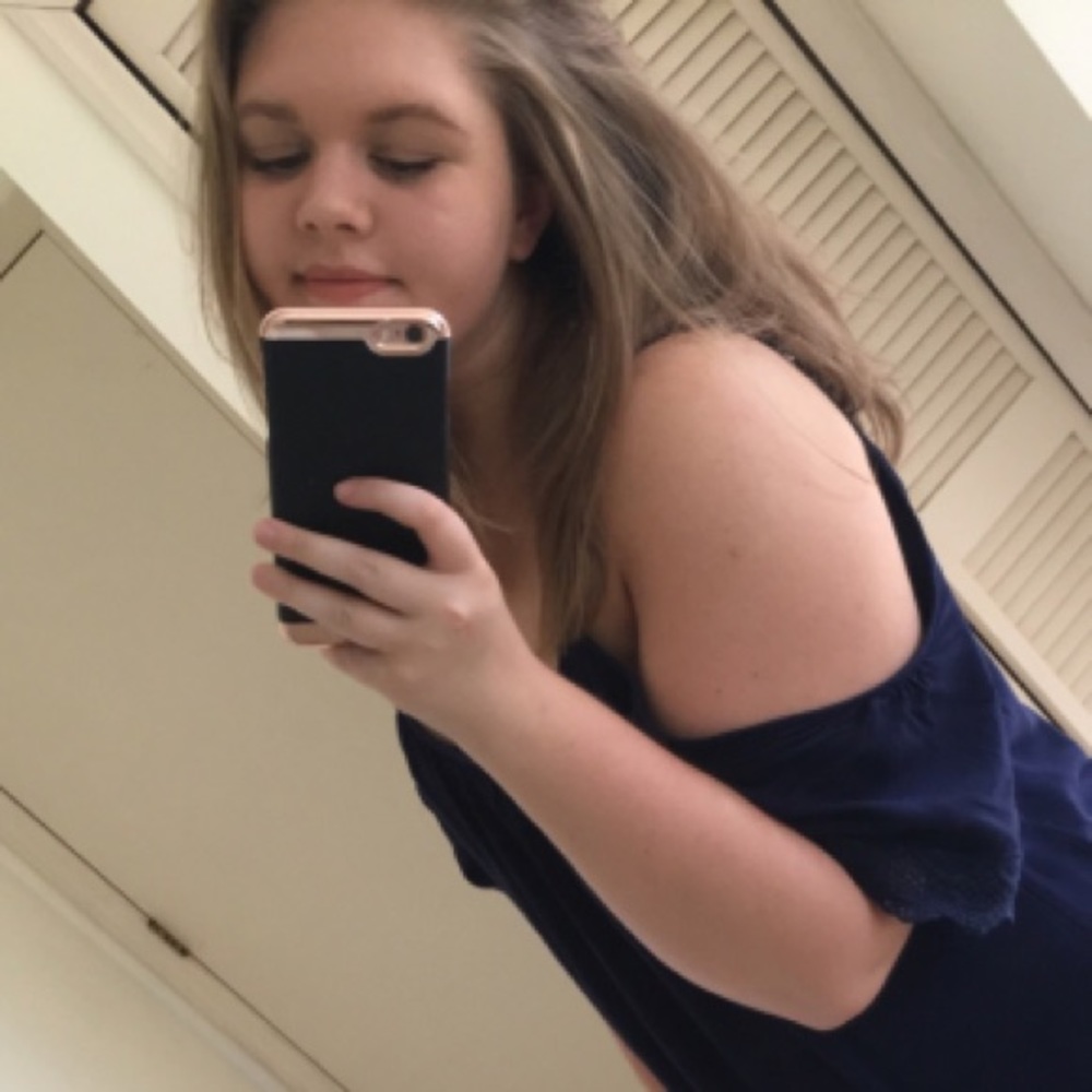 Meet your Posher, Becca